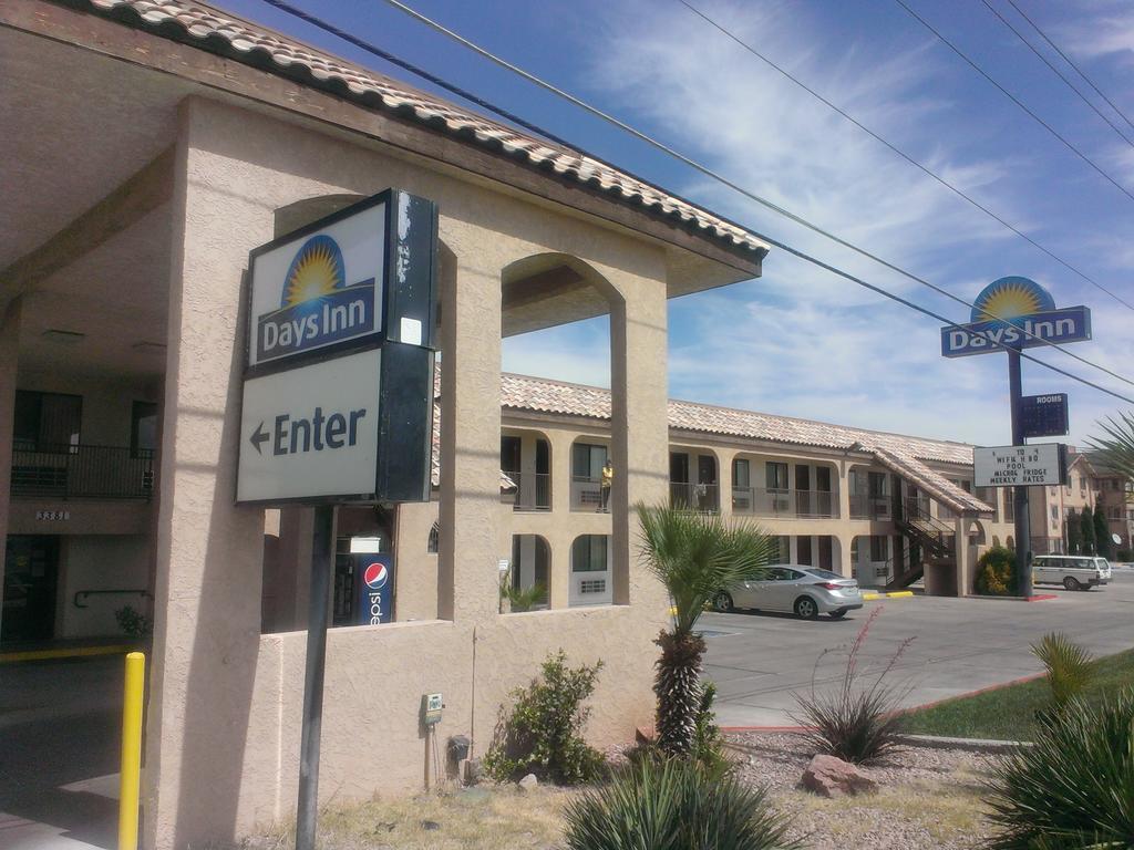 Days Inn By Wyndham Kingman East Exteriör bild