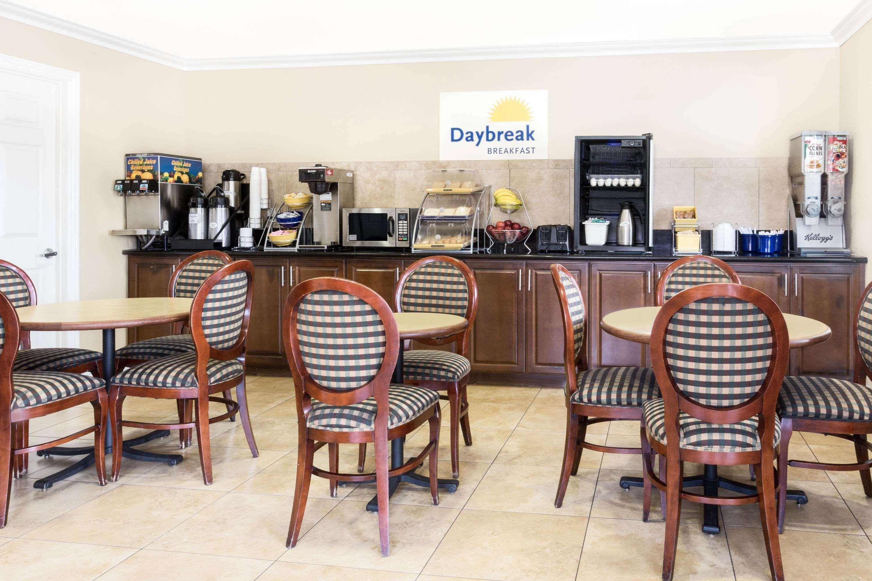 Days Inn By Wyndham Kingman East Exteriör bild